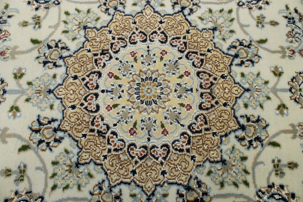 Cream Floral 4X6 Indo-Nain Oriental Rug