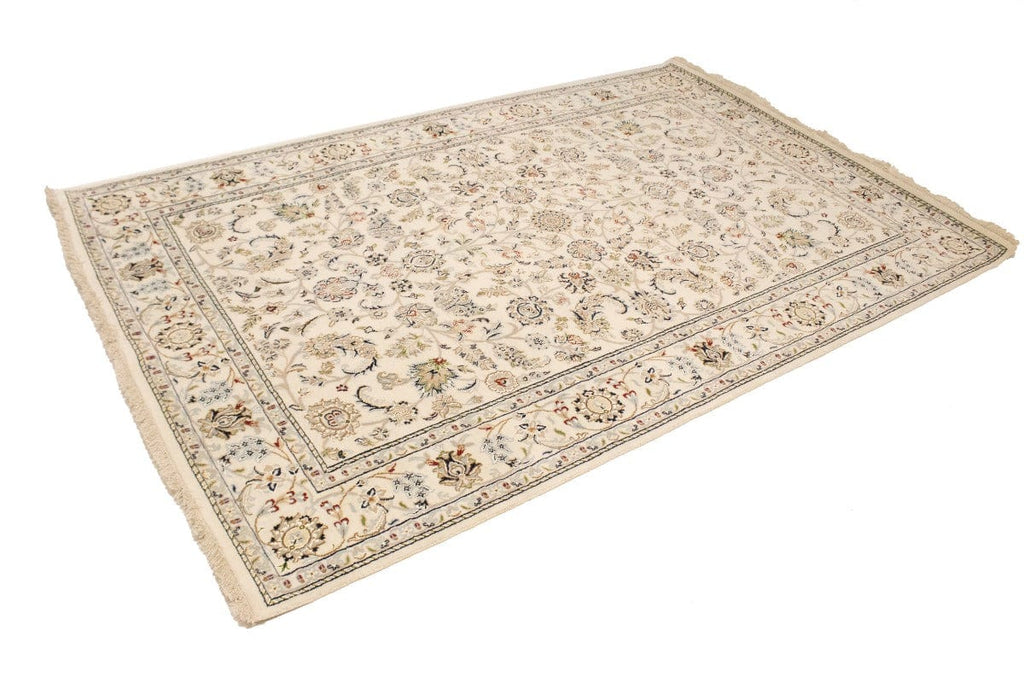 Cream Floral 6X9 Indo-Nain Oriental Rug