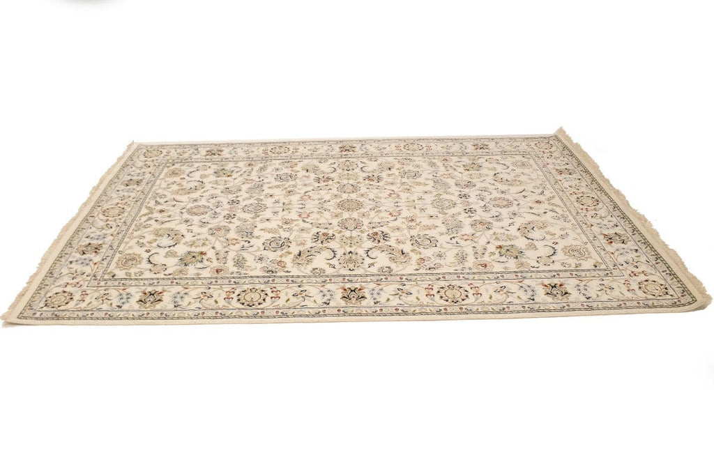 Cream Floral 6X9 Indo-Nain Oriental Rug