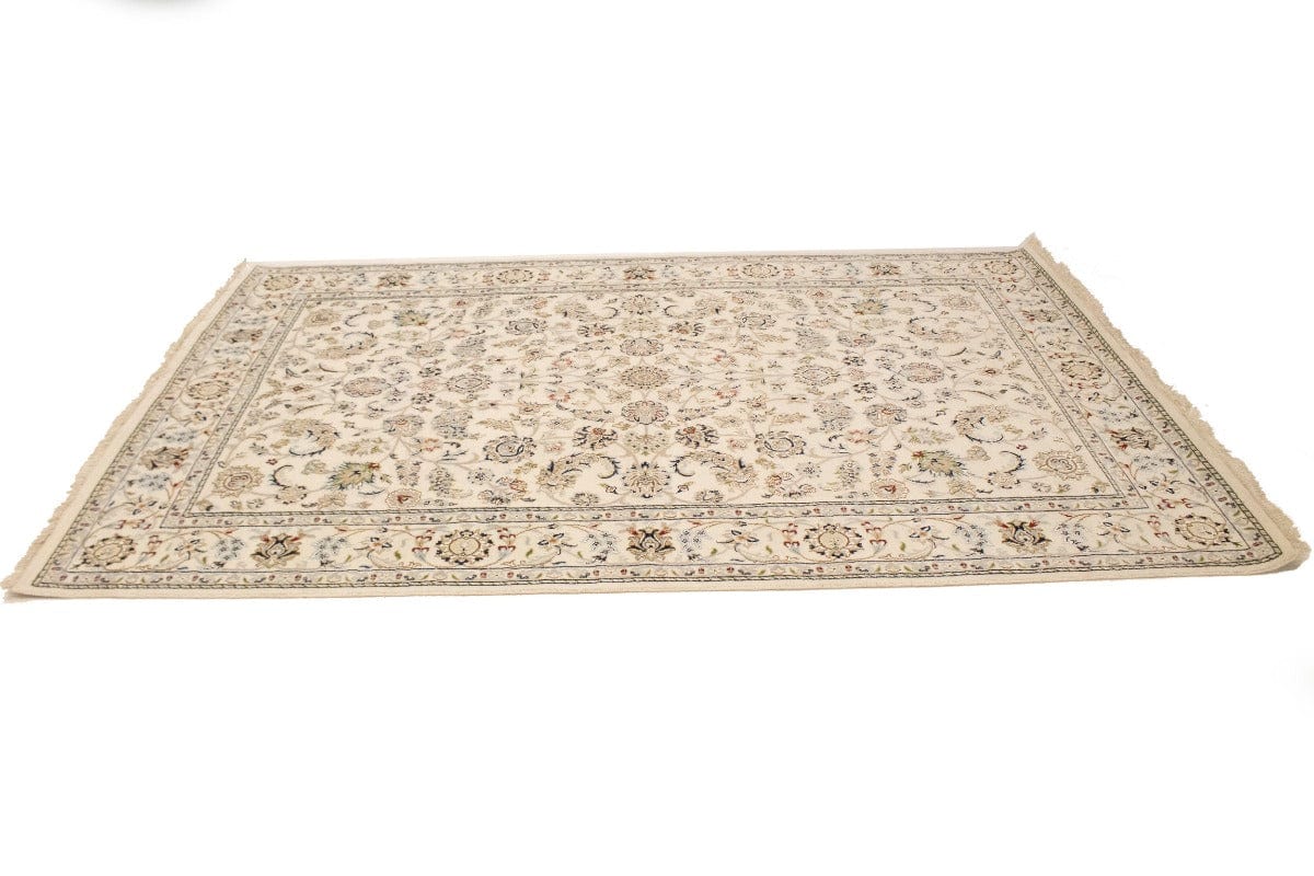 Cream Floral 6X9 Indo-Nain Oriental Rug