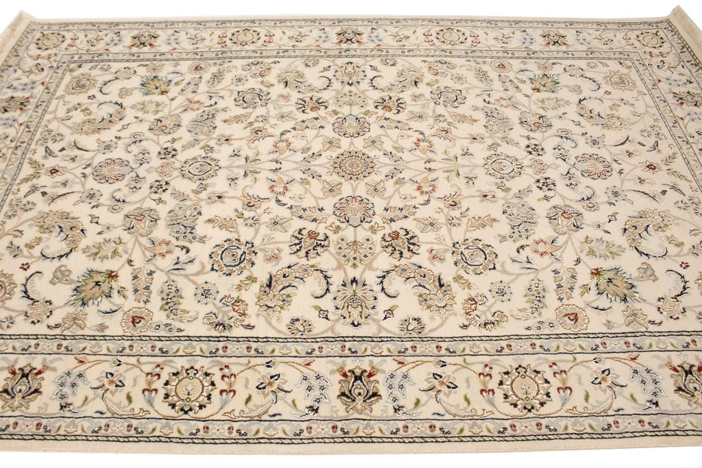 Cream Floral 6X9 Indo-Nain Oriental Rug