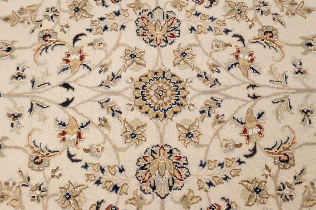 Cream Floral 6X9 Indo-Nain Oriental Rug