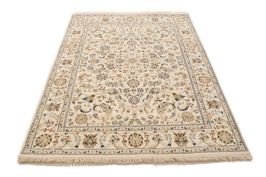 Cream Floral 5X7 Indo-Nain Oriental Rug