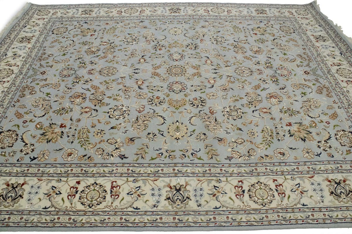 Light Blue-gray Floral 8X10 Indo-Nain Oriental Rug