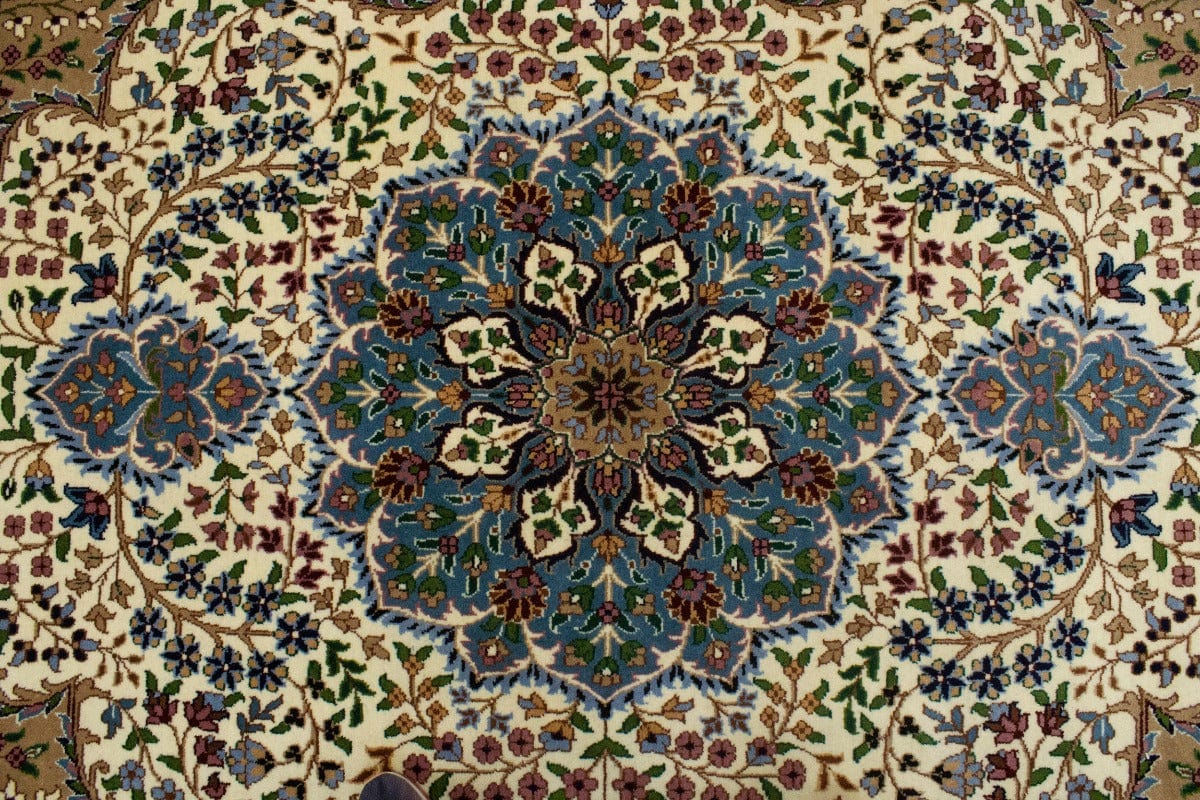 Cream Floral Kirman 7X9 Oriental Rug