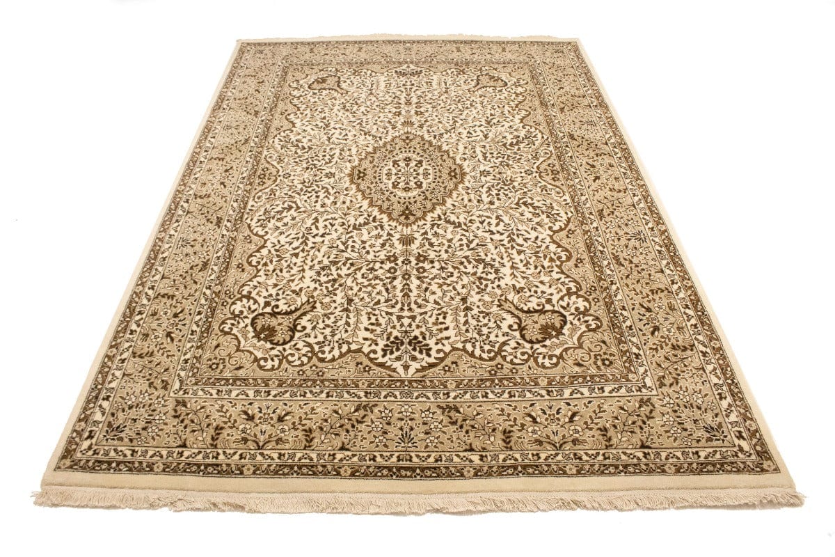 Cream Floral Kirman 6'5X9'7 Oriental Rug