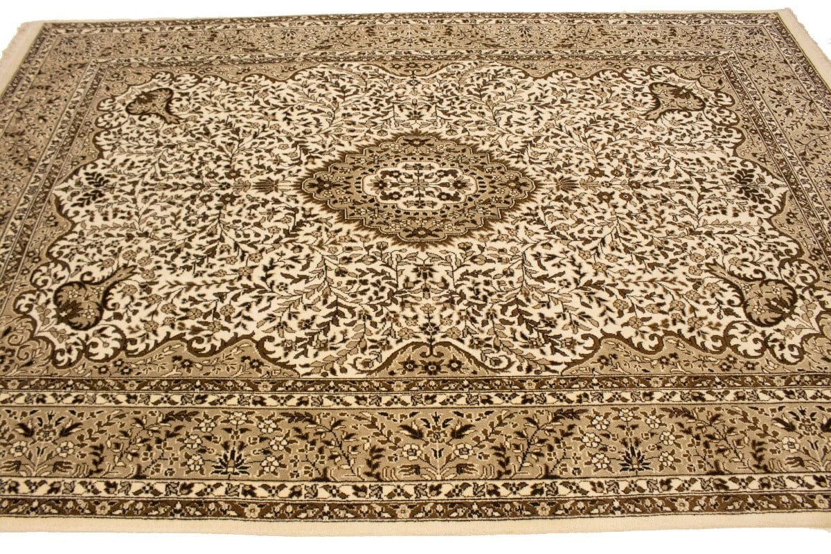 Cream Floral Kirman 6'5X9'7 Oriental Rug