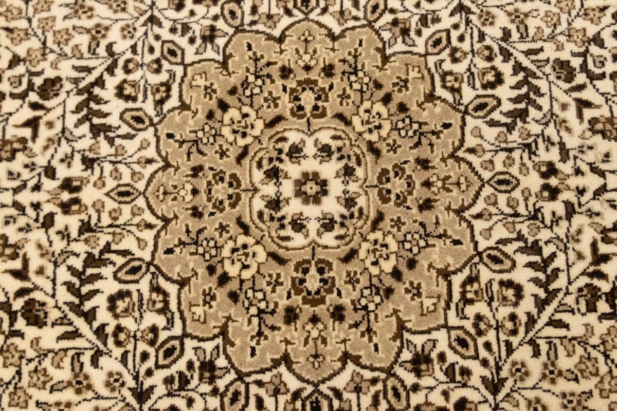 Cream Floral Kirman 6X8 Oriental Rug