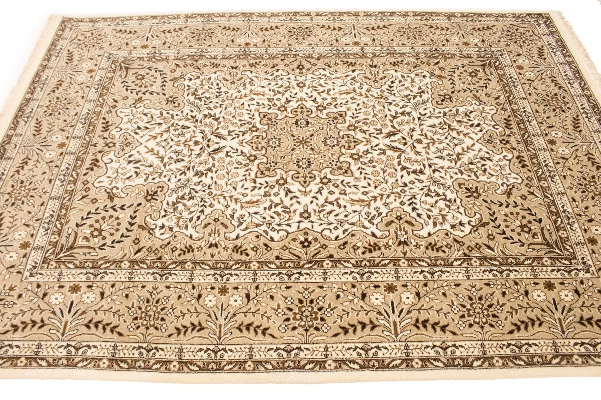 Cream Floral Kirman 6X8 Oriental Rug