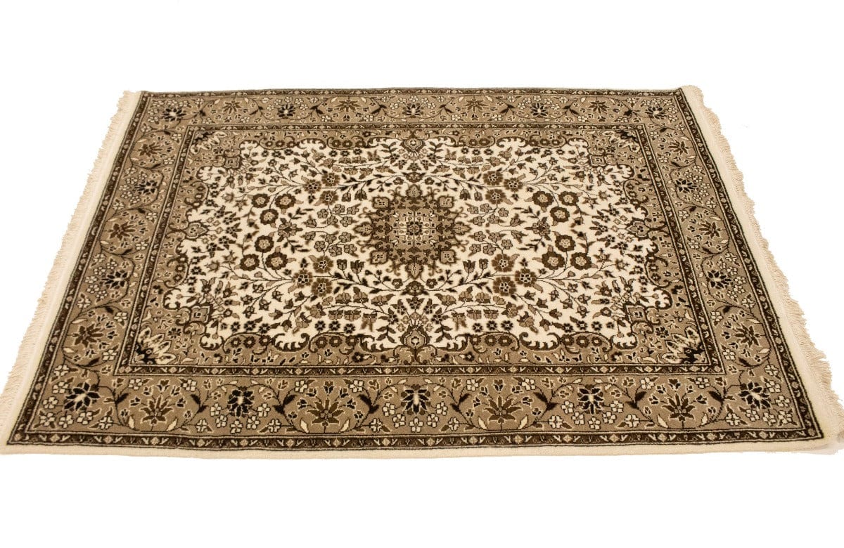 Cream Floral Kirman 4X6 Oriental Rug