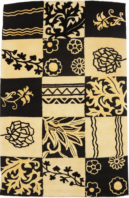 Cream & Black Floral 5X8 Hand-Tufted Modern Rug