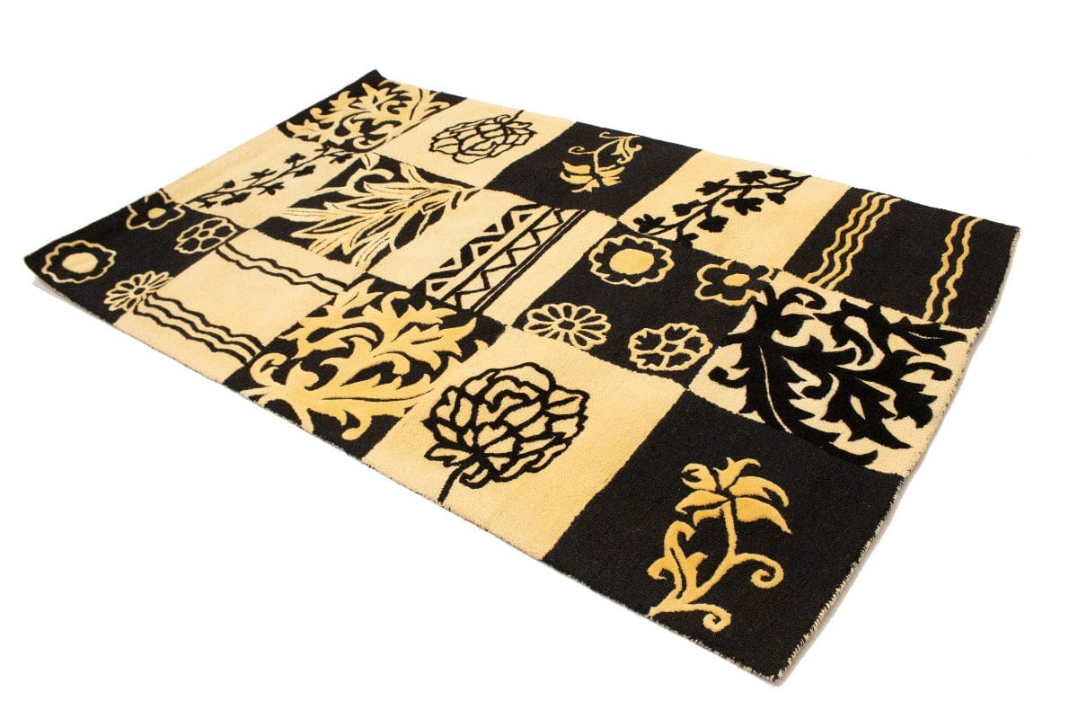 Cream & Black Floral 5X8 Hand-Tufted Modern Rug