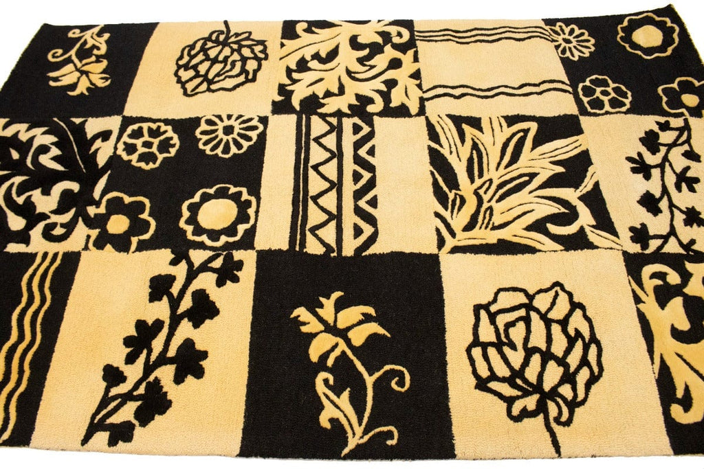 Cream & Black Floral 5X8 Hand-Tufted Modern Rug