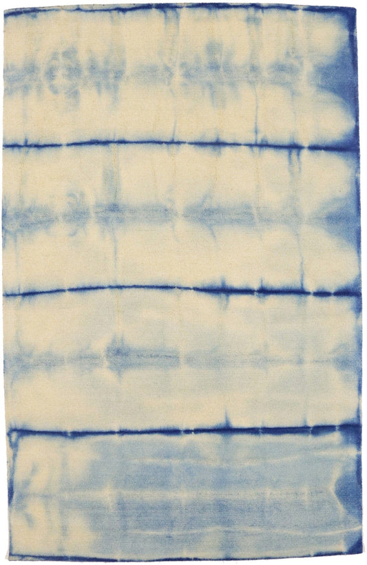Cream & Blue Tie-Dye 5X8 Hand-Tufted Modern Rug