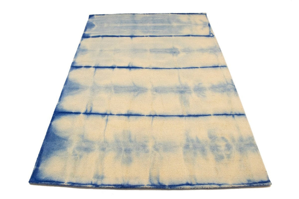 Cream & Blue Tie-Dye 5X8 Hand-Tufted Modern Rug