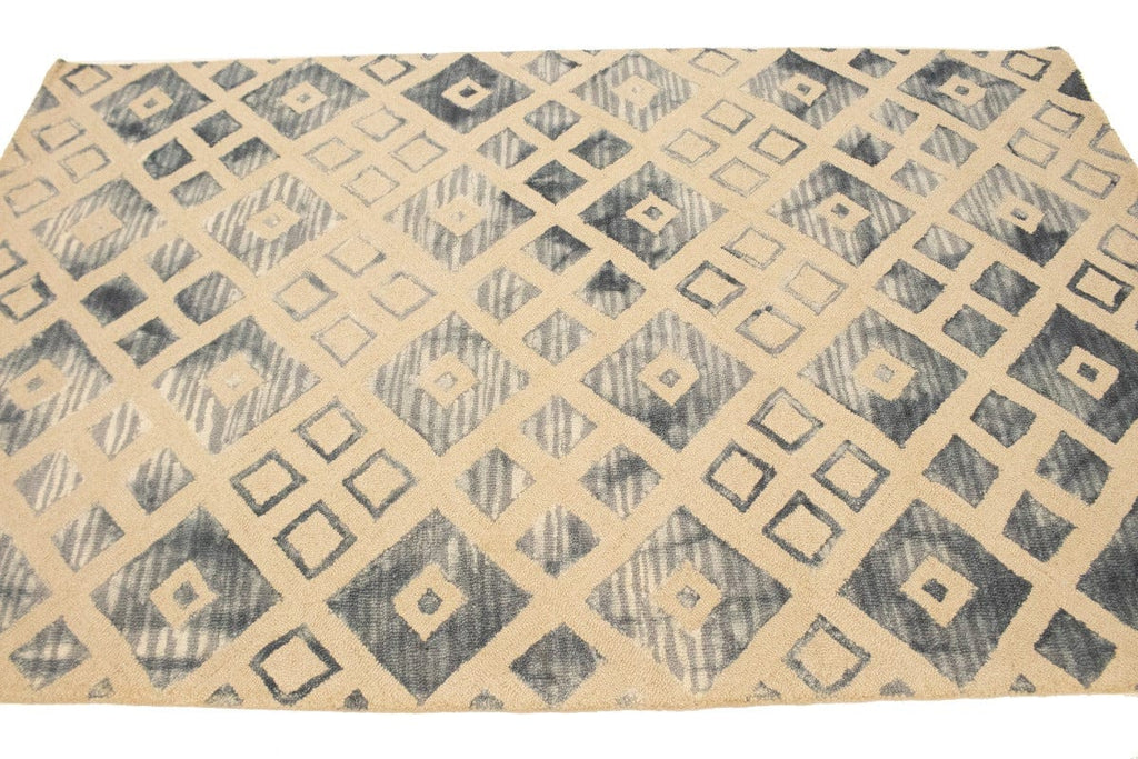 Cream & Gray Geometric 5X8 Hand-Tufted Modern Rug