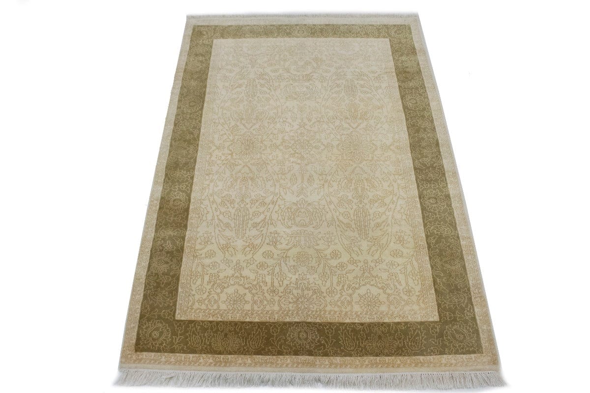 Classic Floral 4X6 Modern Oriental Rug