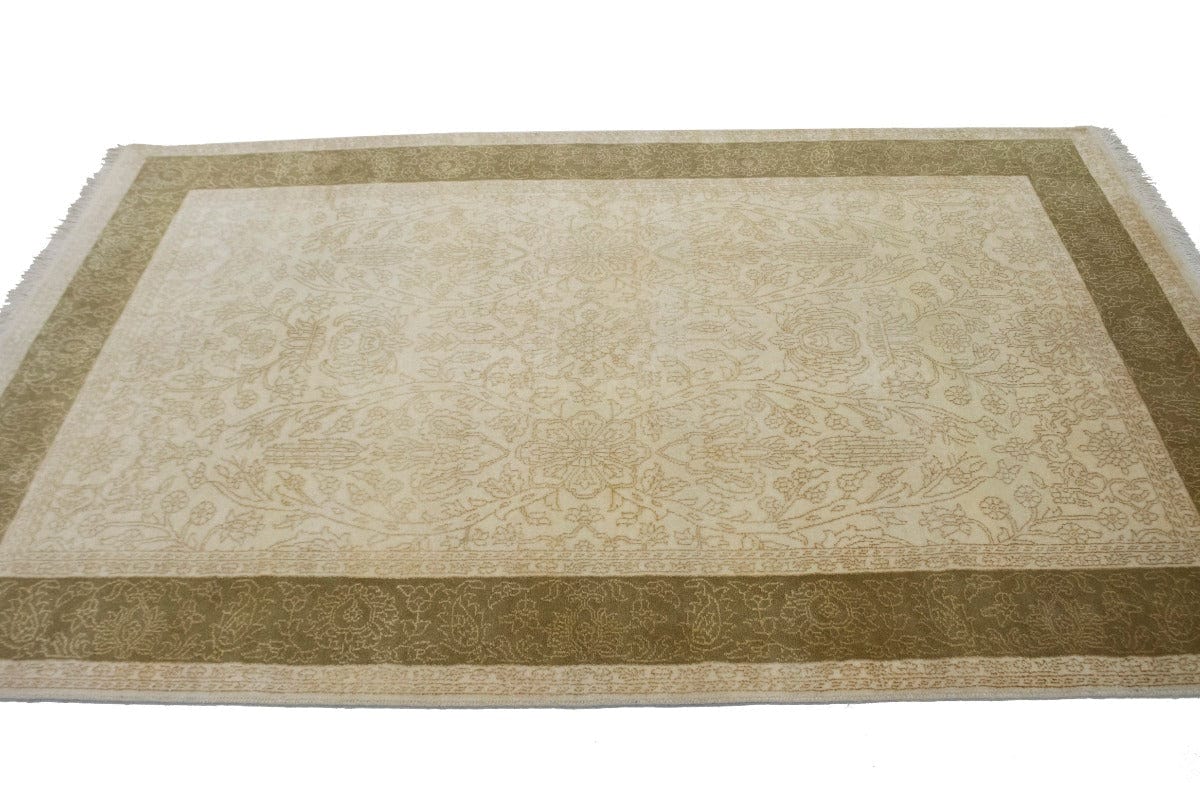 Classic Floral 4X6 Modern Oriental Rug