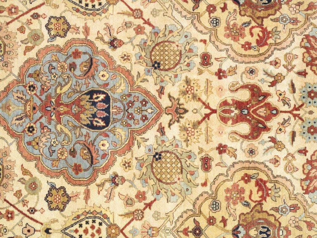 Kerman Collection Hand-Knotted Lamb's Wool Area Rug- 8' 11" X 11' 10"