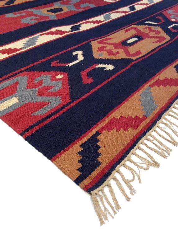 Anatolian Collection Hand-Woven Cotton Area Rug- 4' 0" X 6' 0"