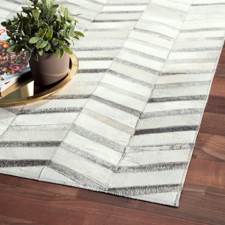 Hand-Loomed Cowhide Silver Area Rug- 5' 0" X 8' 0"