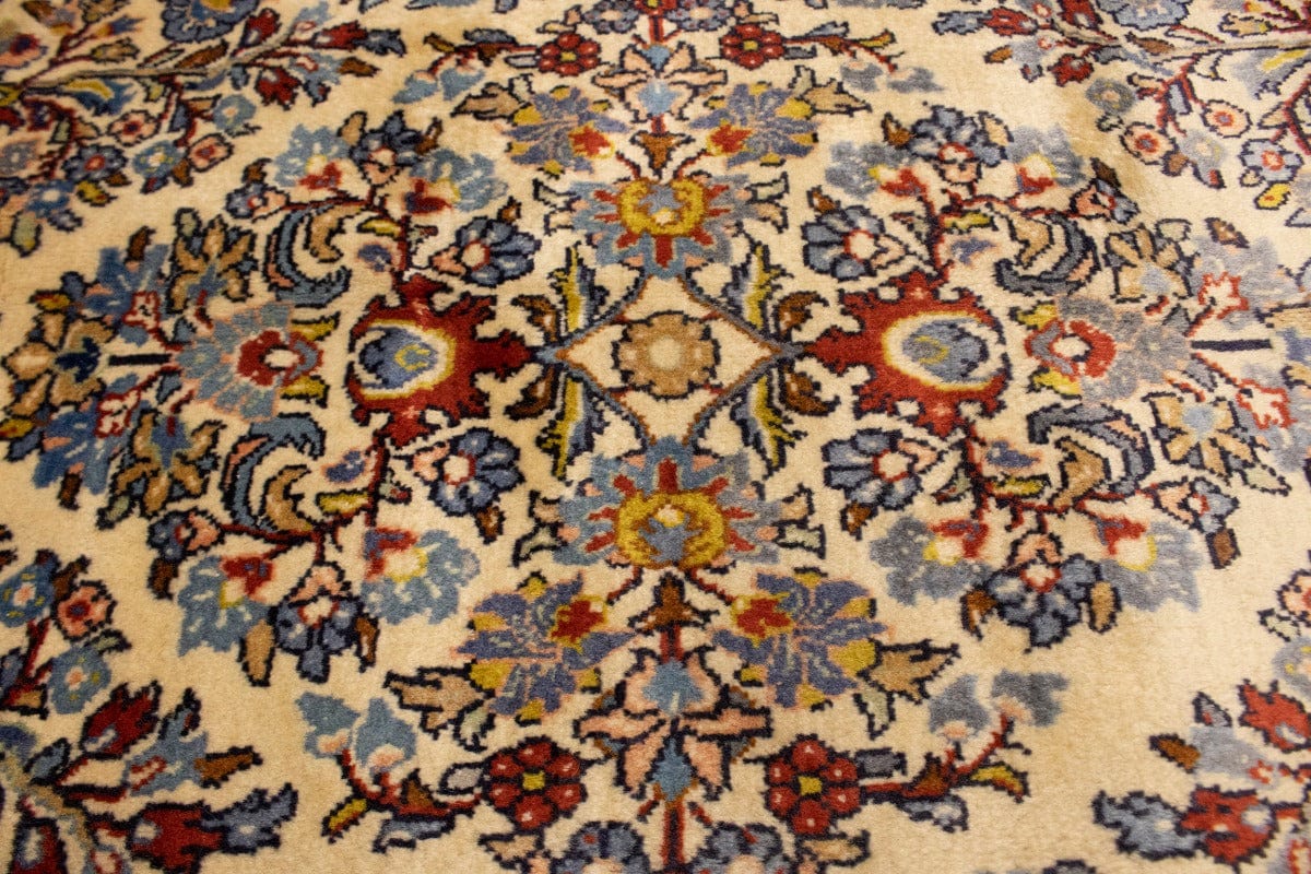 Vintage Cream Floral 7X10 Sarouk Persian Rug