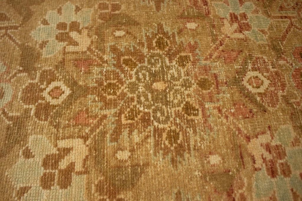 Antique Muted Beige Floral 4X7 Shiraz Lori Persian Rug