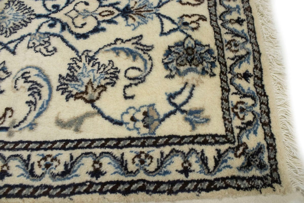 Cream Floral Classic 2'3X4'5 Nain Persian Rug