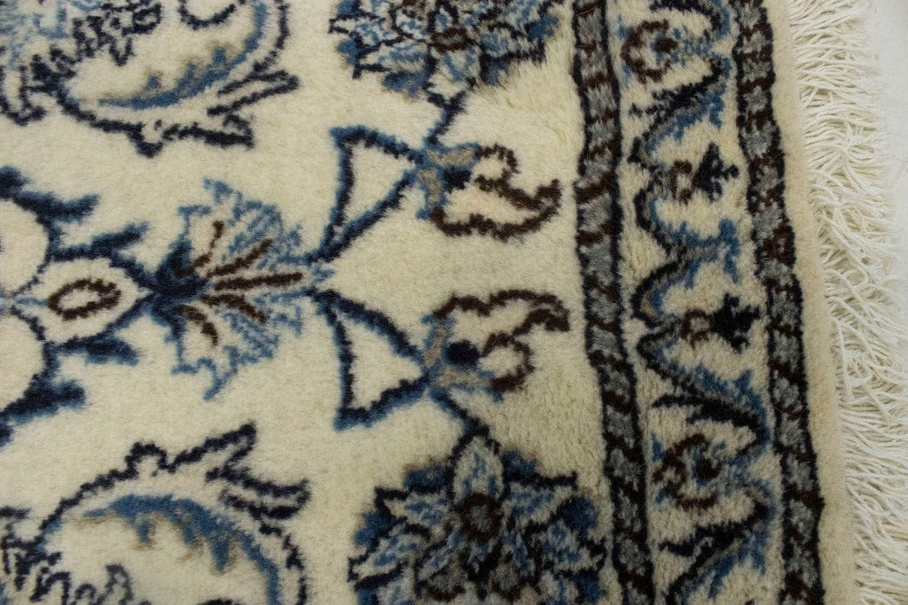 Cream Floral Classic 2'3X4'5 Nain Persian Rug