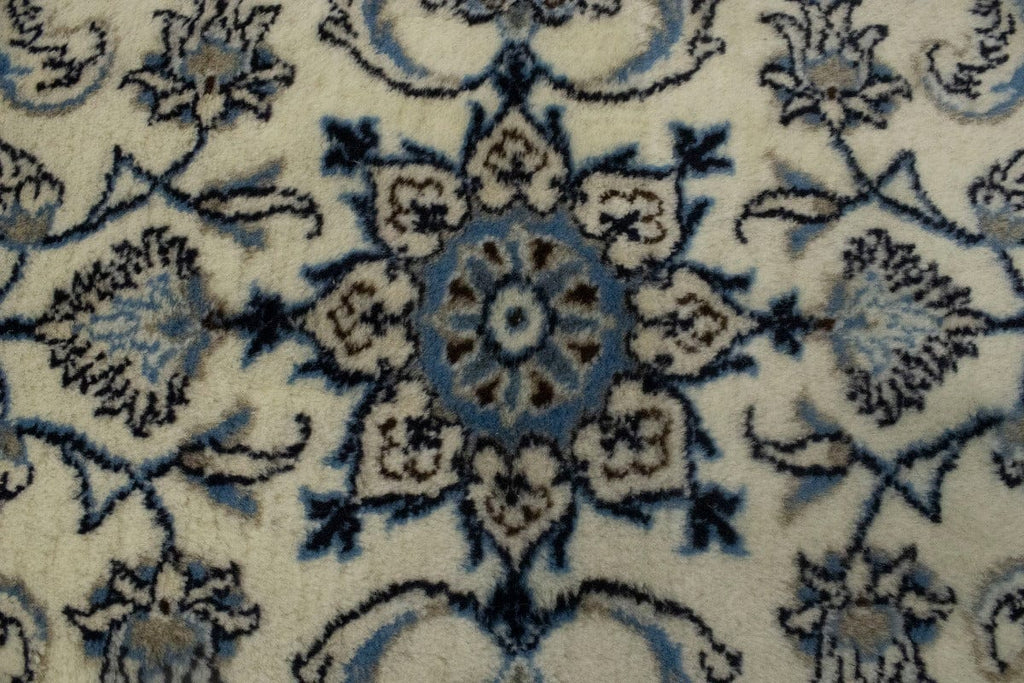 Cream Floral Classic 2'3X4'6 Nain Persian Rug