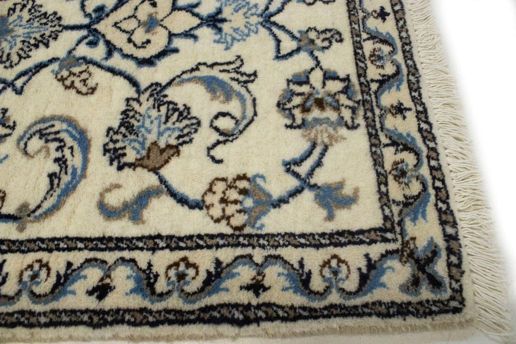 Cream Floral Classic 2'4X4'6 Nain Persian Rug