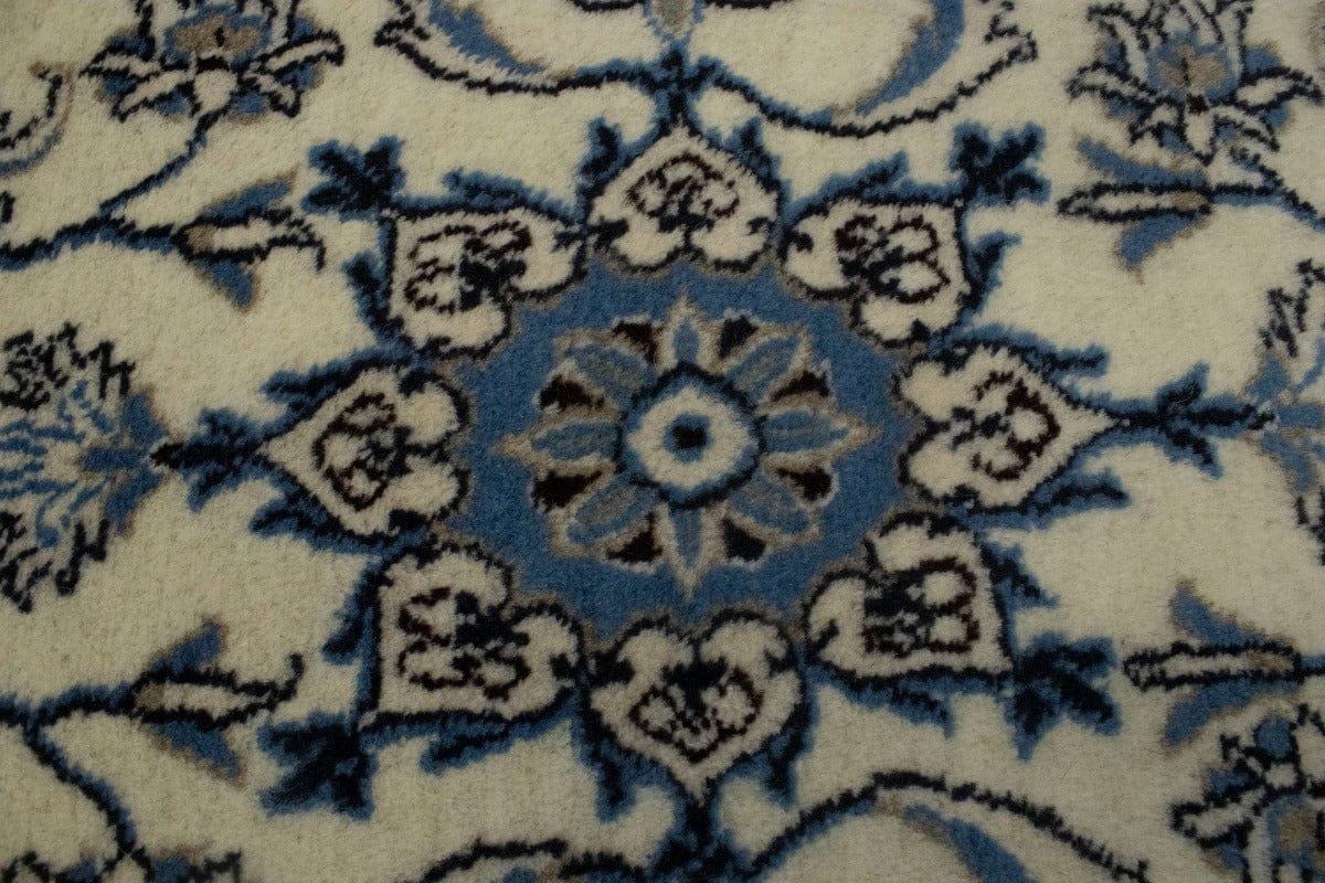 Cream Floral Classic 2'3X4'7 Nain Persian Rug