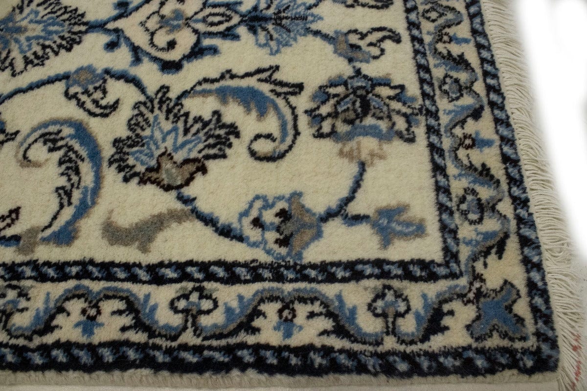 Cream Floral Classic 2'3X4'7 Nain Persian Rug