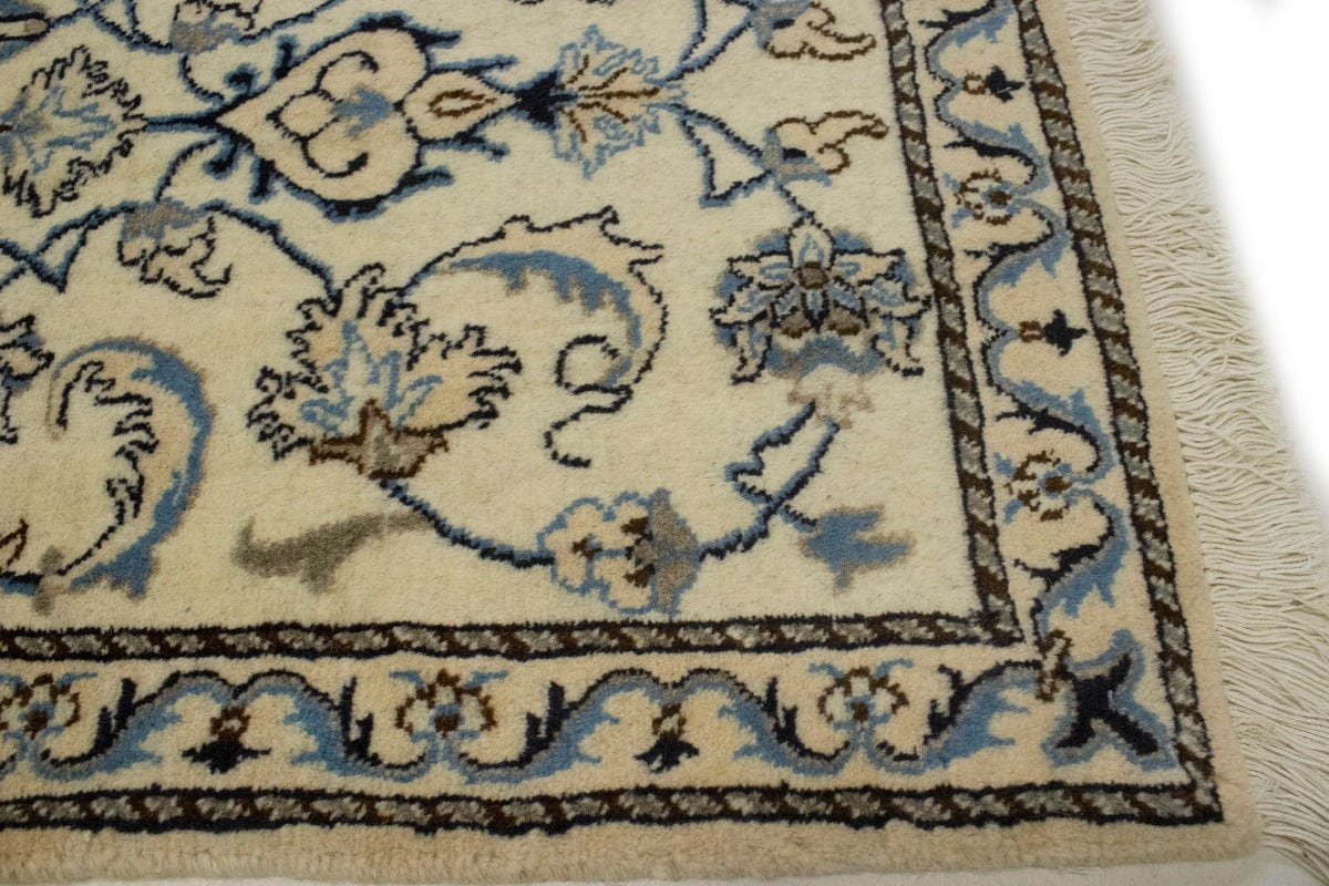 Cream Floral Classic 2'3X4'6 Nain Persian Rug