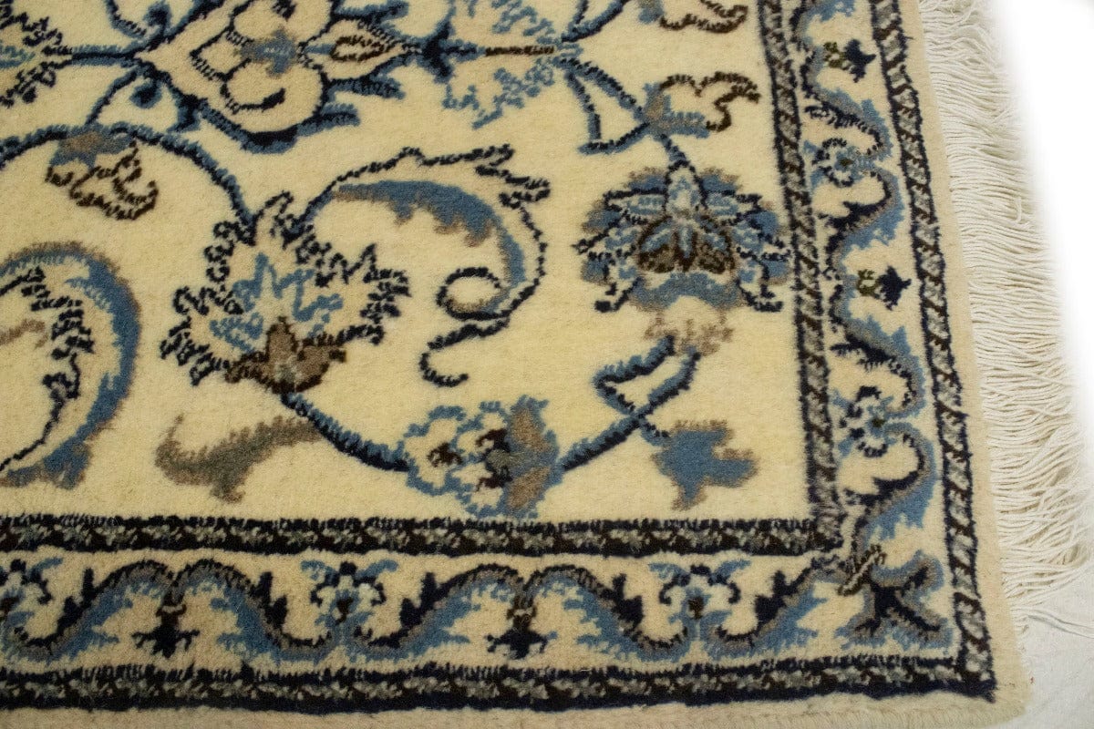 Cream Floral Classic 2'2X4'6 Nain Persian Rug