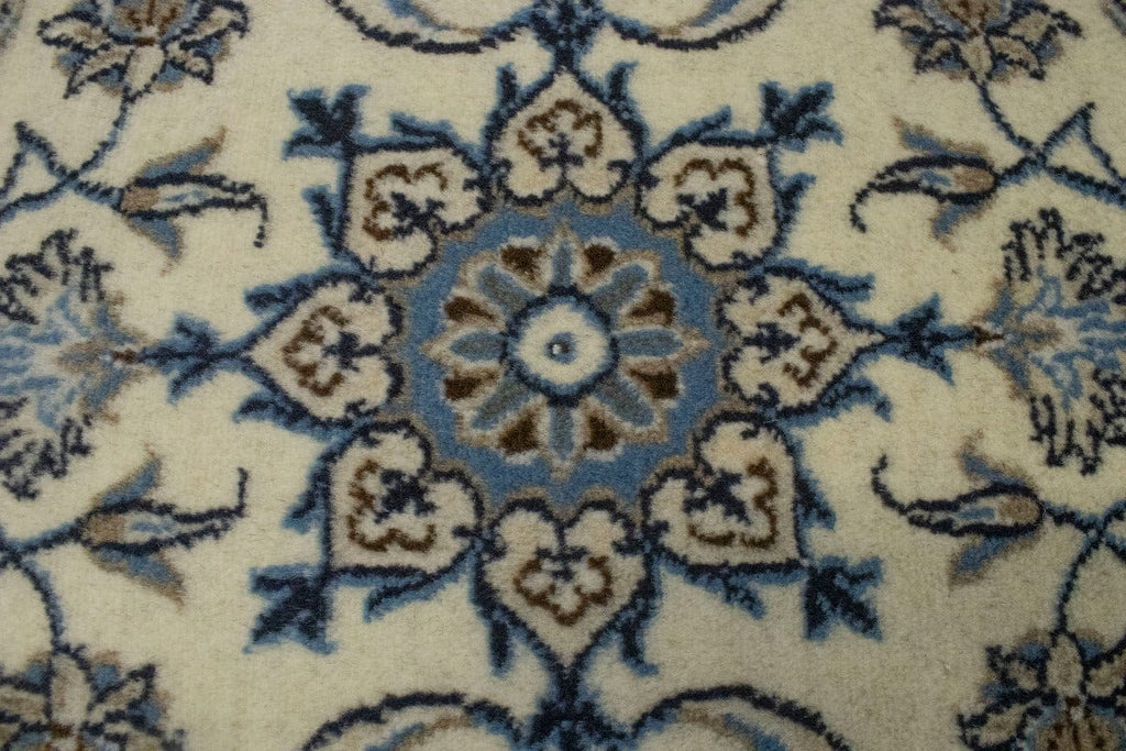 Cream Floral Classic 2'4X4'7 Nain Persian Rug