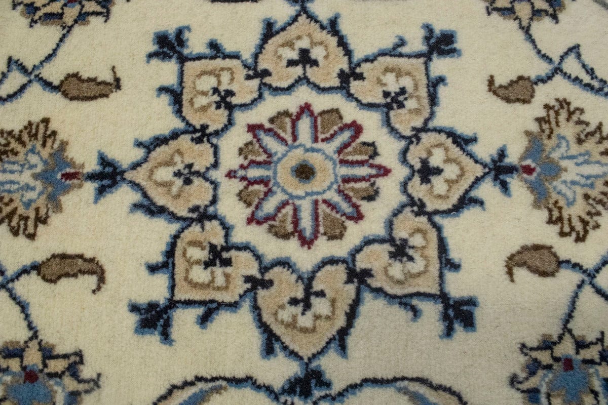 Cream Floral Classic 2'3X4'7 Nain Persian Rug