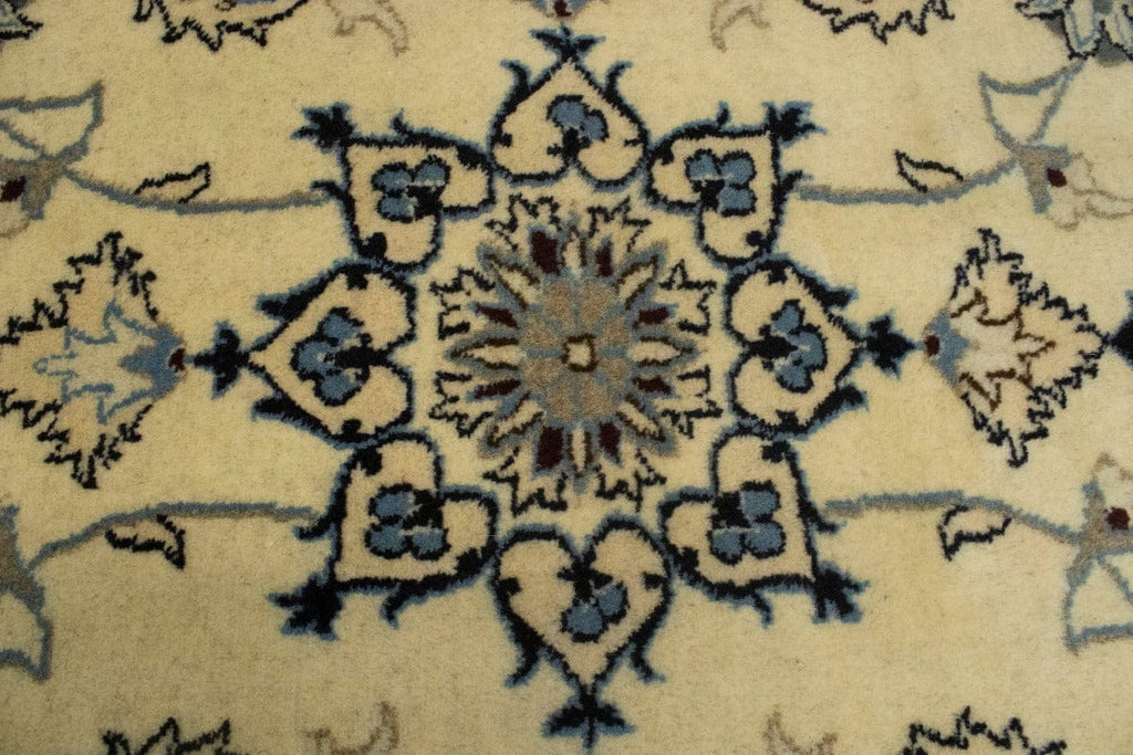 Vanilla Cream Floral Classic 3X5 Nain Persian Rug