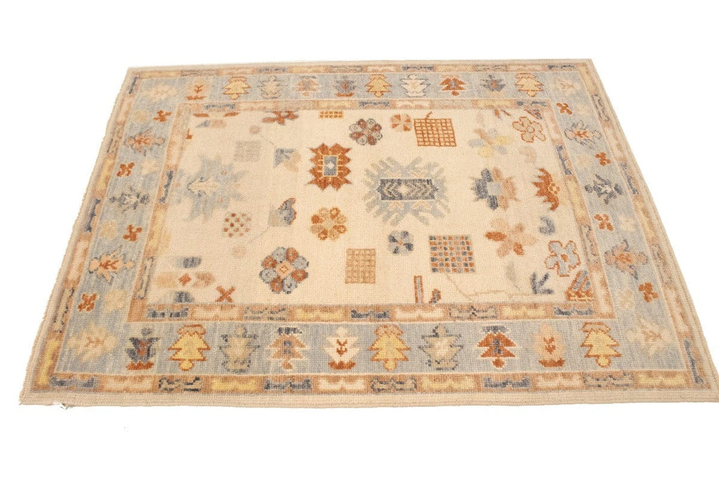 Cream Floral Oushak 4'2X5'5 Turkish Oriental Rug