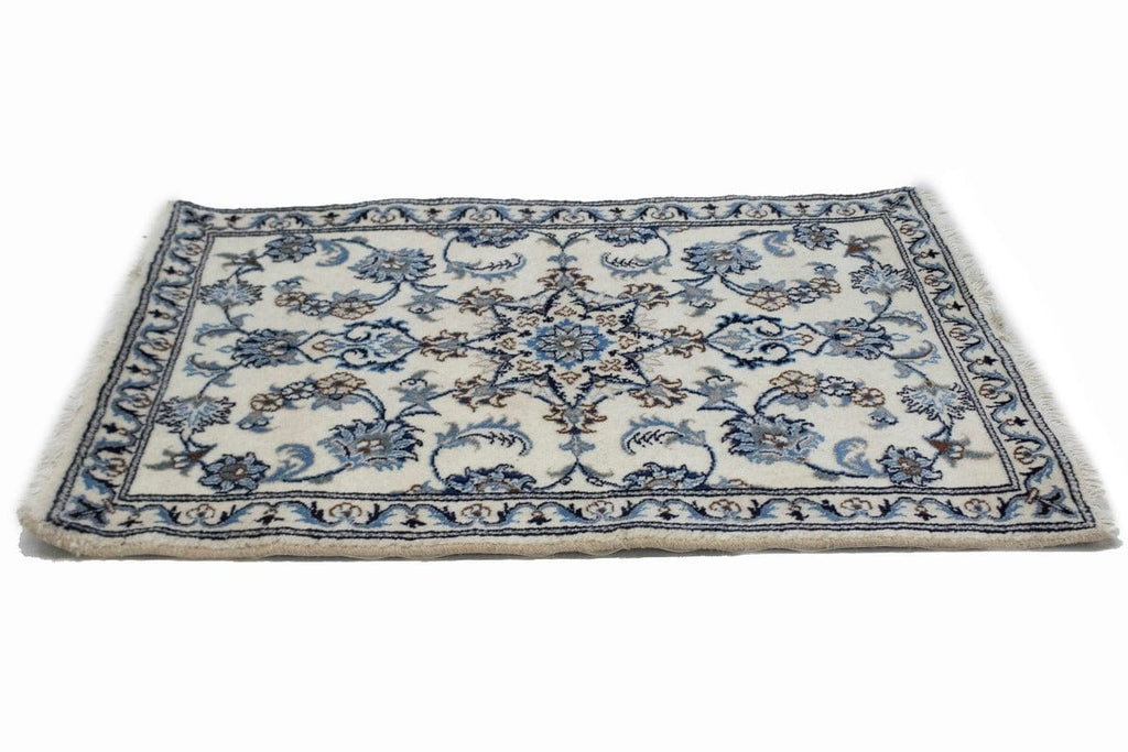 Cream Floral Classic 2'6X4 Nain Persian Rug