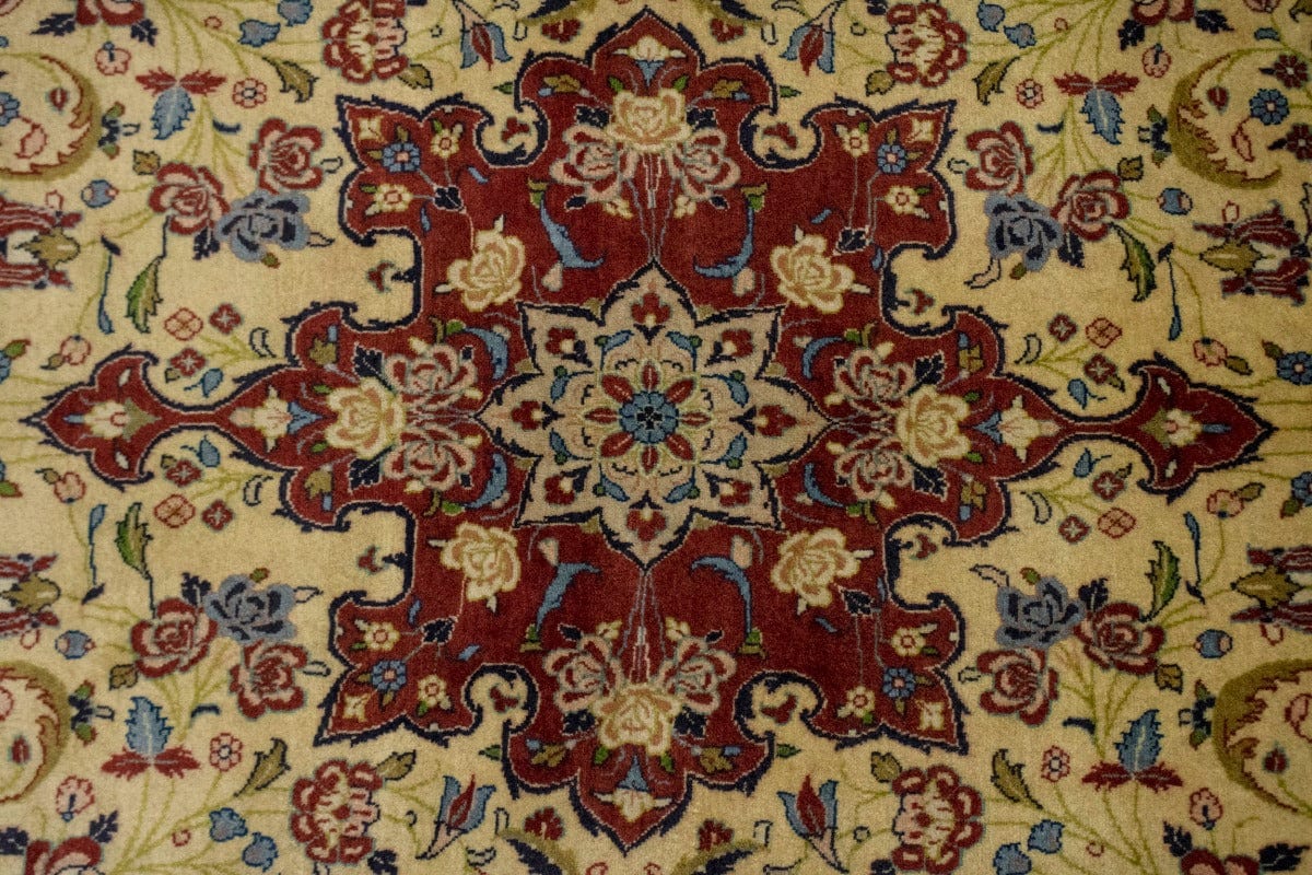 Beige Traditional 5X7 Isfahan Persian Rug
