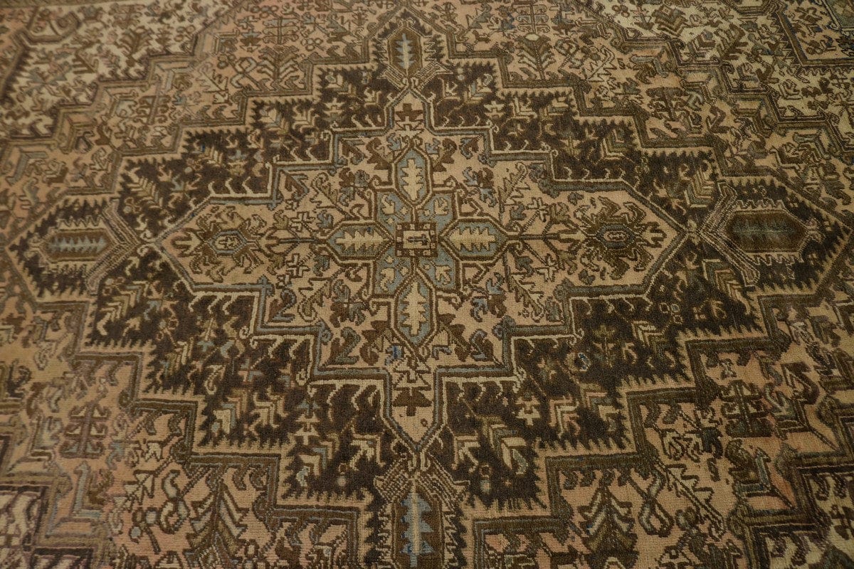 Vintage Beige Geometric 8X11 Heriz Persian Rug