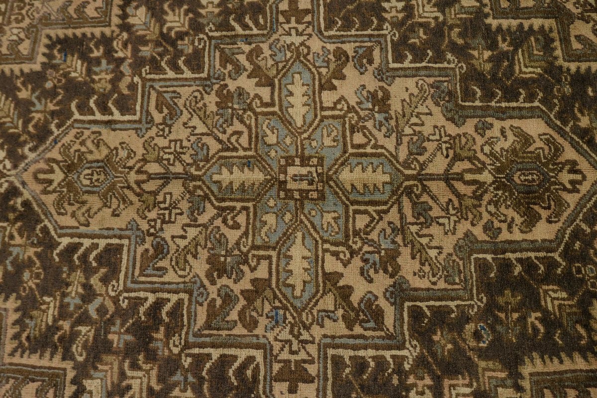 Vintage Beige Geometric 8X11 Heriz Persian Rug