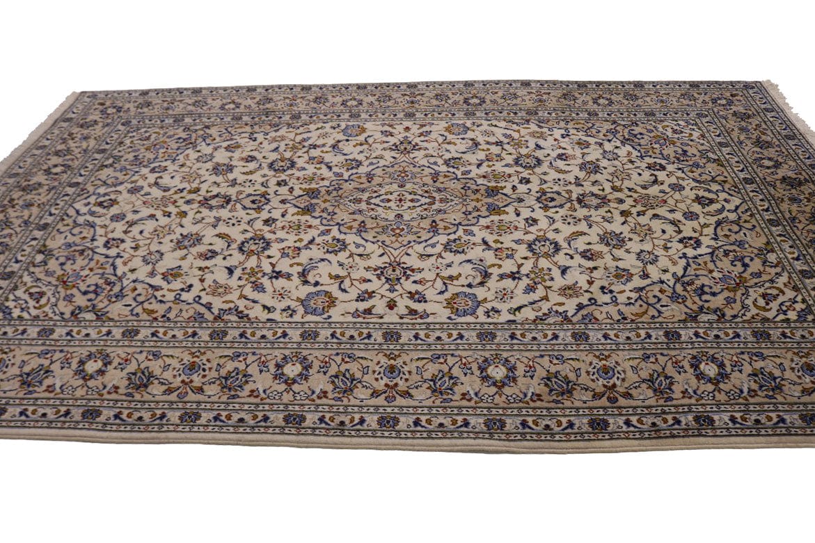 Vintage Cream Traditional 7X10 Kashan Persian Rug