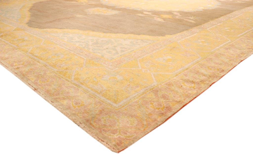 Turkish Collection Hand-Knotted Lamb's Wool Area Rug- 9' 4" X 12' 8"